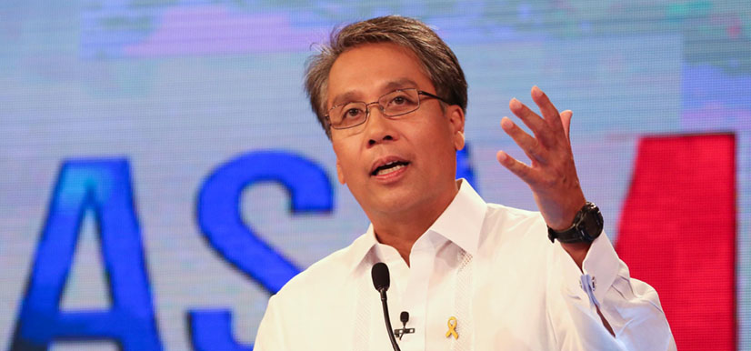 Roxas recommends tax incentives for BPO firms