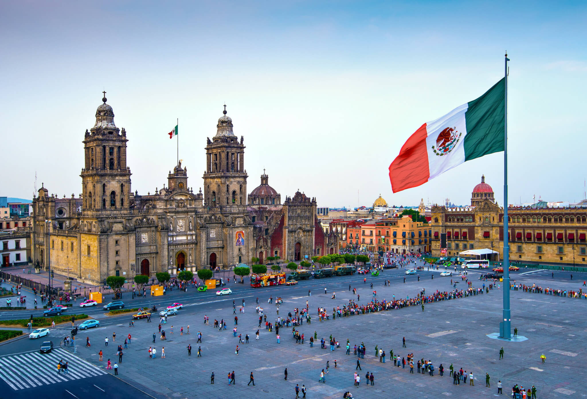 Mexican business group signs outsourcing agreement, private sector doubtful