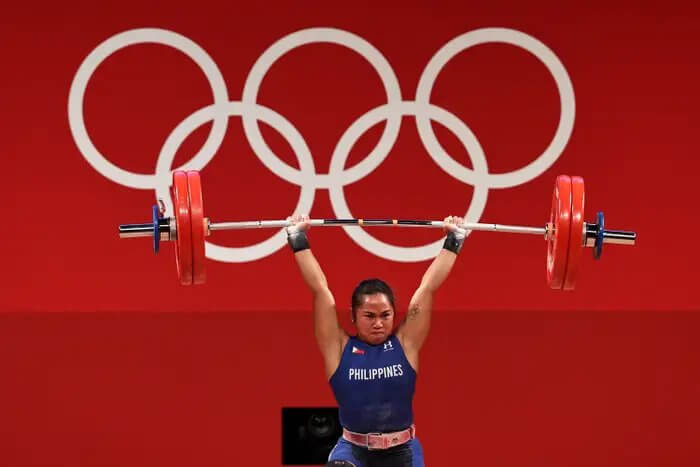 Hidilyn Diaz wins PH’s first Olympic gold medal, makes history