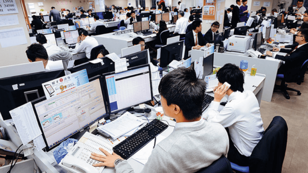 APAC white-collar job vacancies rose in Q4 2021