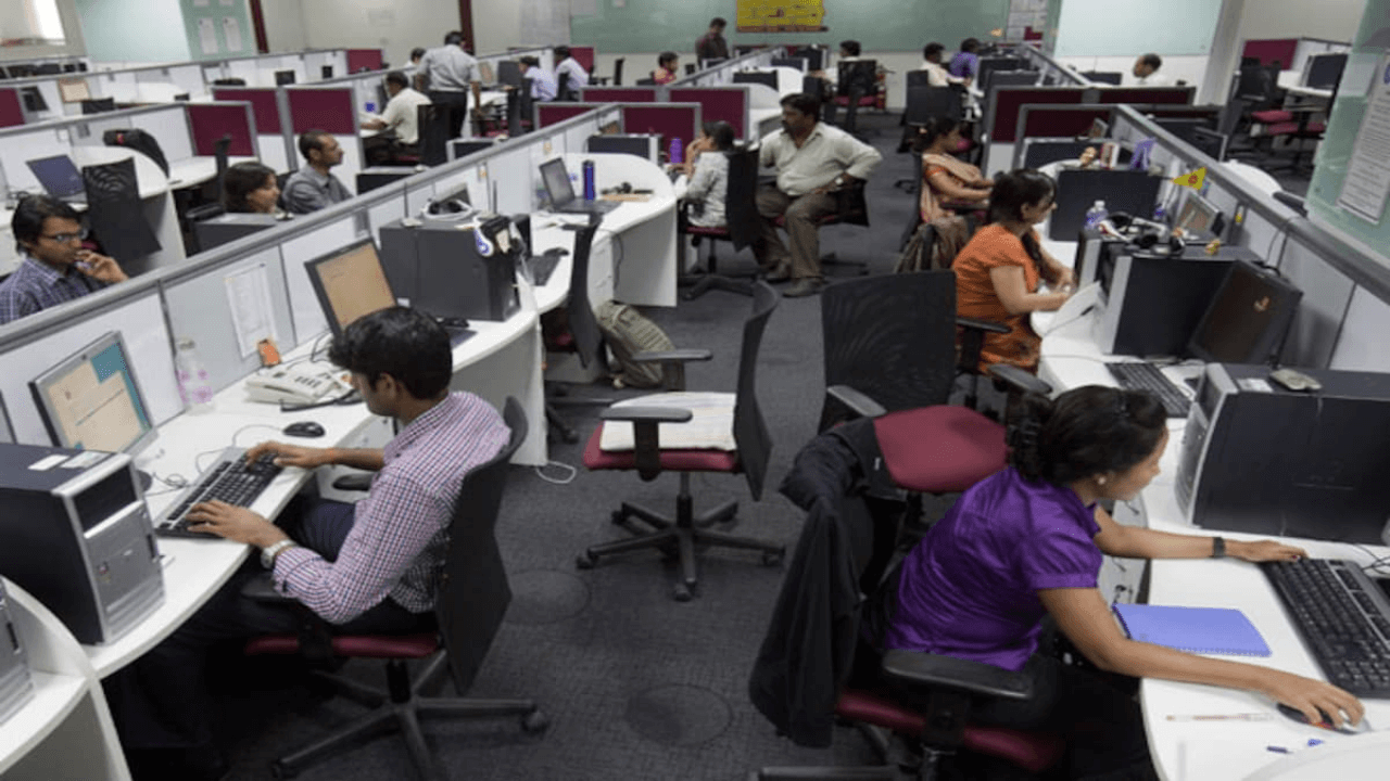 Indian job market sees 12% drop