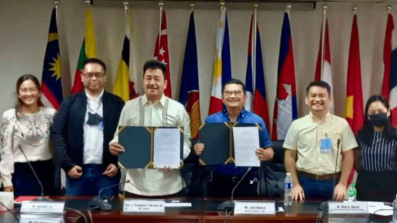CHED, IBPAP signs a memorandum to strengthen PH IT sector