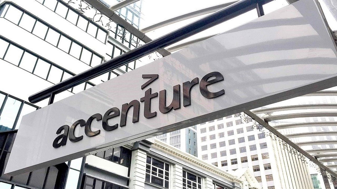 Accenture forecasts below expectations