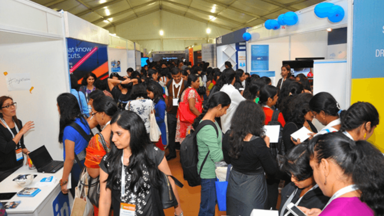 India IT job openings plunge