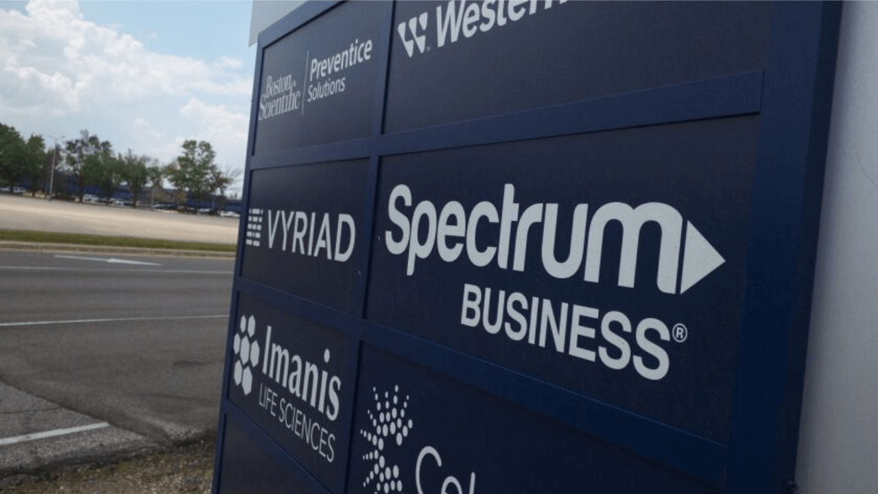Spectrum to shut down call center