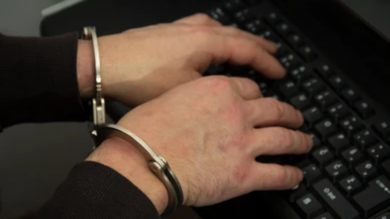 India busts cybercrime ring mimicking Asian scam call centers