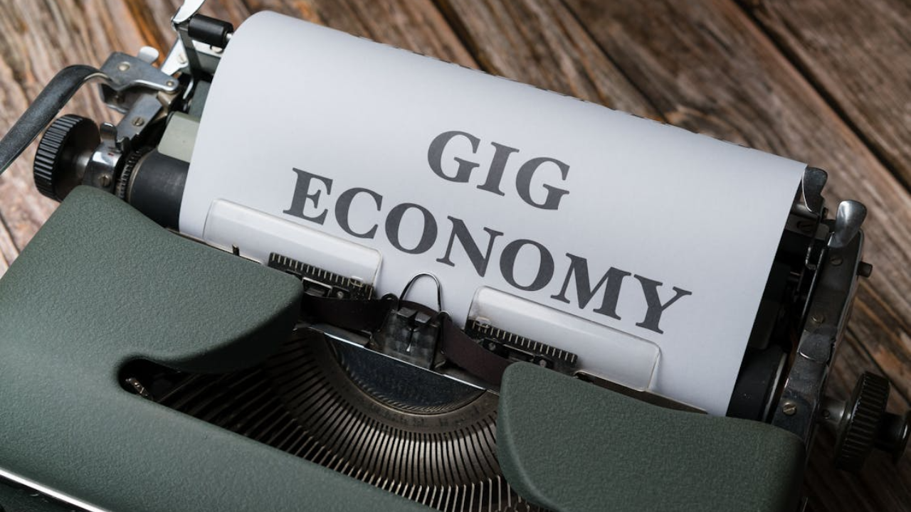 U.S. gig workers take more jobs as costs rise, Zety finds