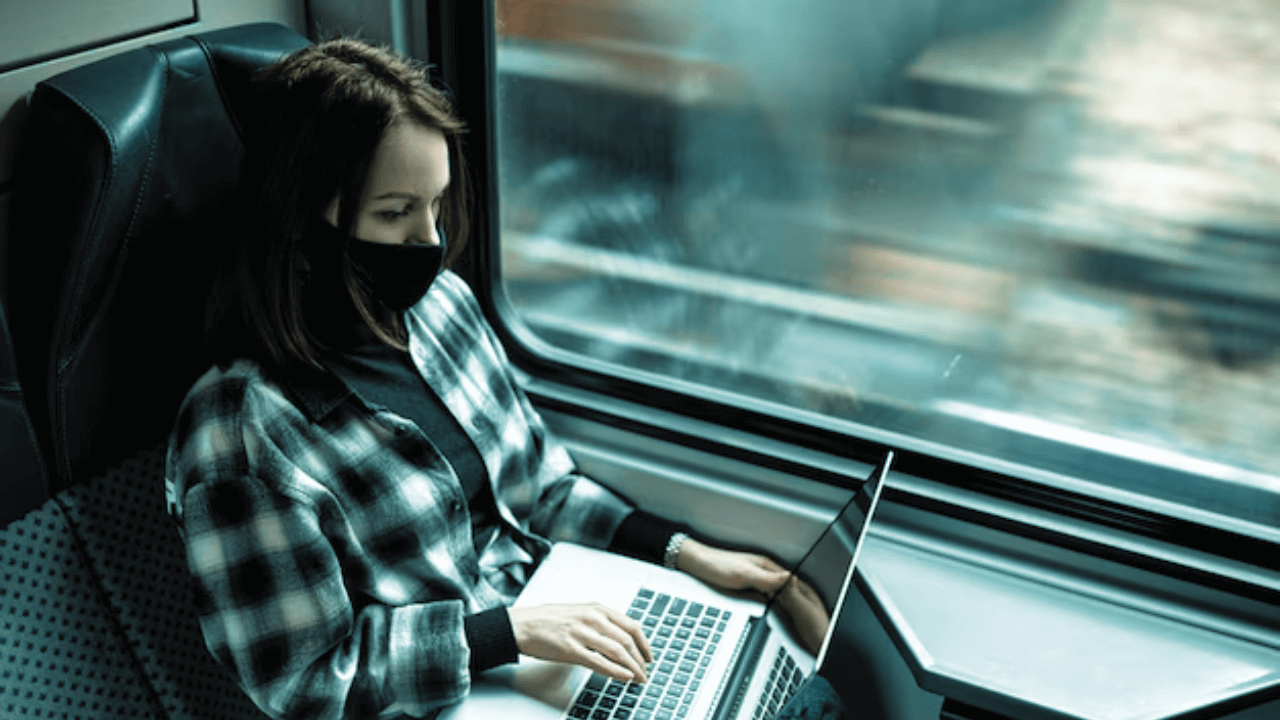 Employee caught working on train sparks remote work debate