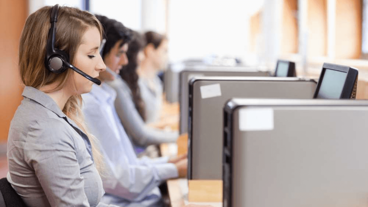 Onshore ATO call centers under fire for low pay, delays