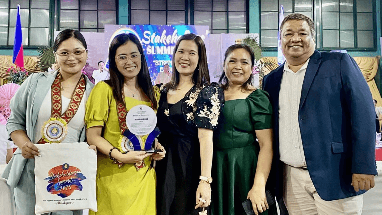 Select VoiceCom honored as top education stakeholder for CSR in Cebu